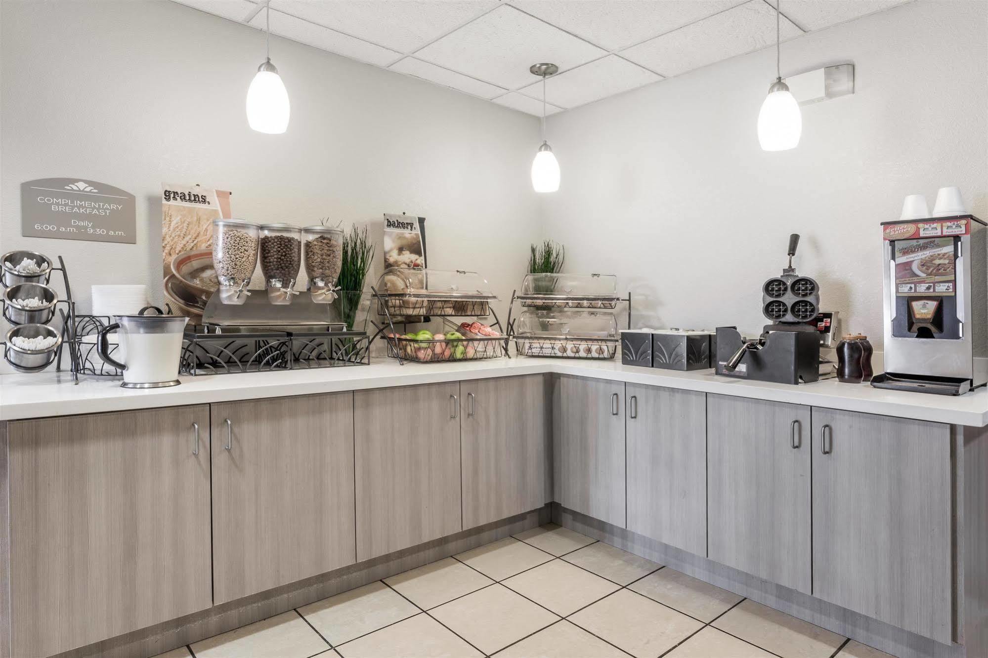 Microtel Inn & Suites Modesto Ceres Zewnętrze zdjęcie